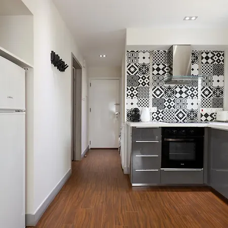 Appartement Phaedrus Living Mini Art House Monet Nicosie